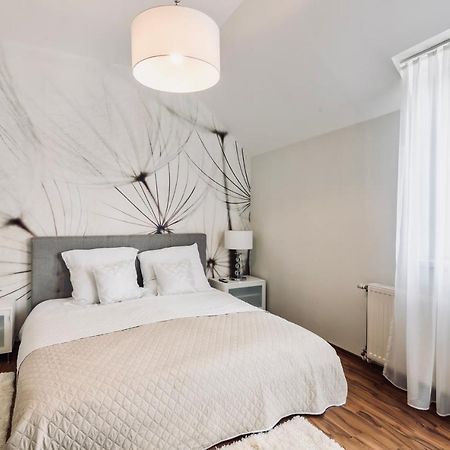 Monarchia Apartman Grand Mosonmagyaróvár المظهر الخارجي الصورة