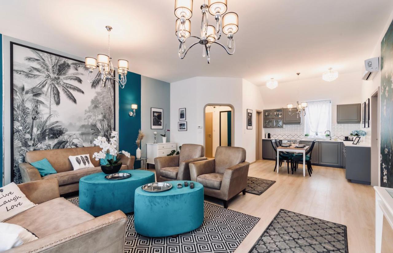 Monarchia Apartman Grand Mosonmagyaróvár المظهر الخارجي الصورة