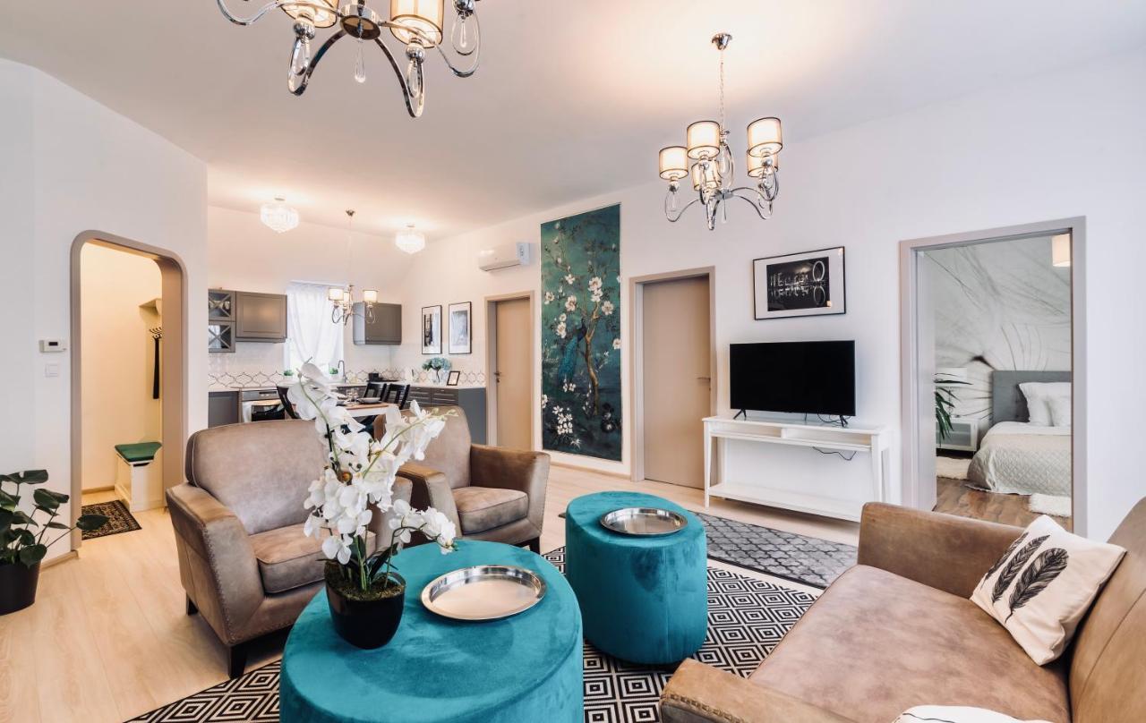 Monarchia Apartman Grand Mosonmagyaróvár المظهر الخارجي الصورة